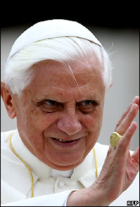 _42168008_popecut.jpg