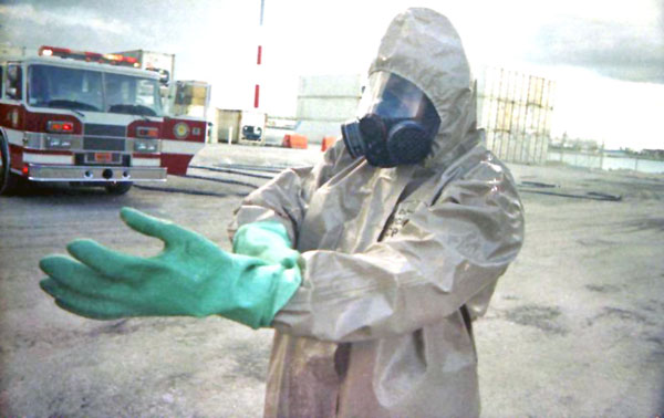 foto-2-hazmat-handling002-LARGE.jpg