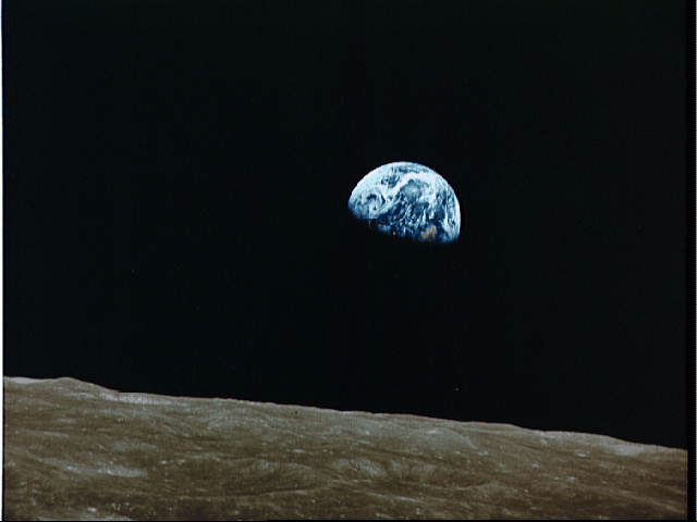 lg_earthrise_apollo8.gif