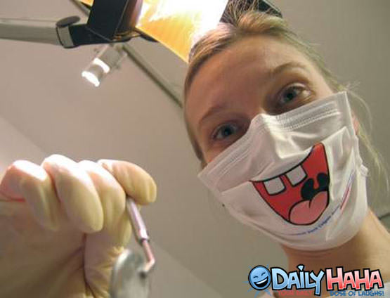 happy_dentist.jpg