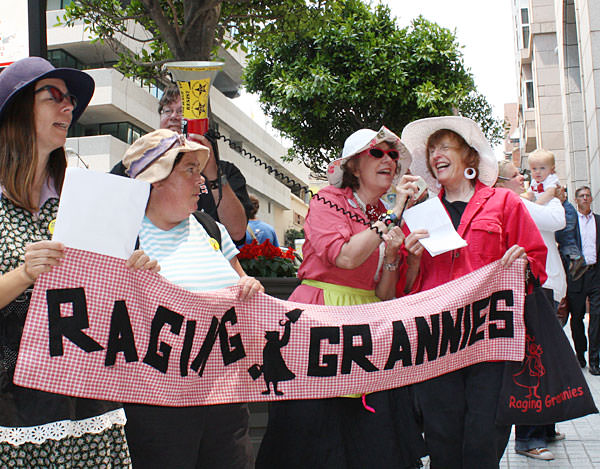 3-raging-grannies.jpg