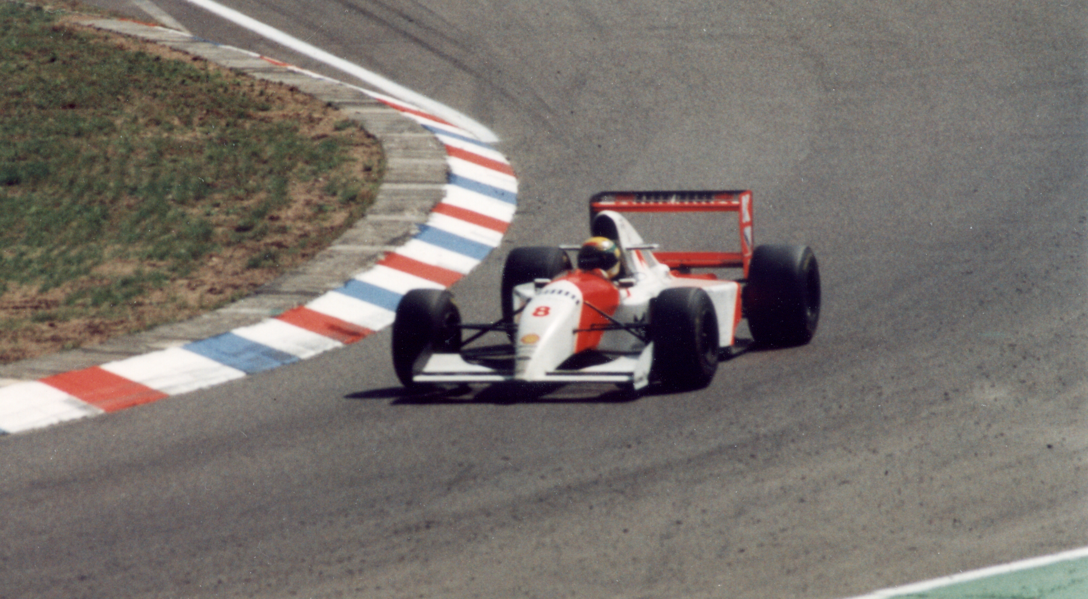 AyrtonSennaAtHockheimGP1993-2.jpg