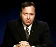 001-0318212717-AlexJones.jpg