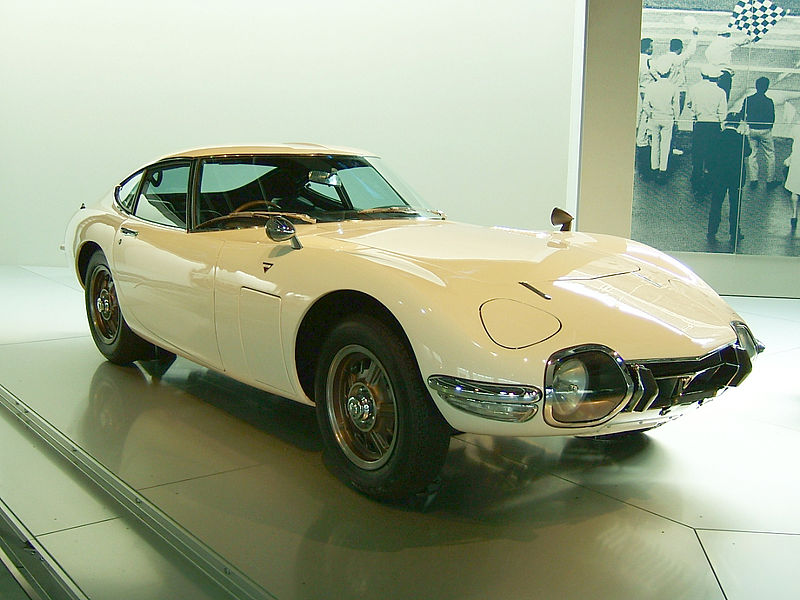 800px-TOYOTA_2000GT.jpg