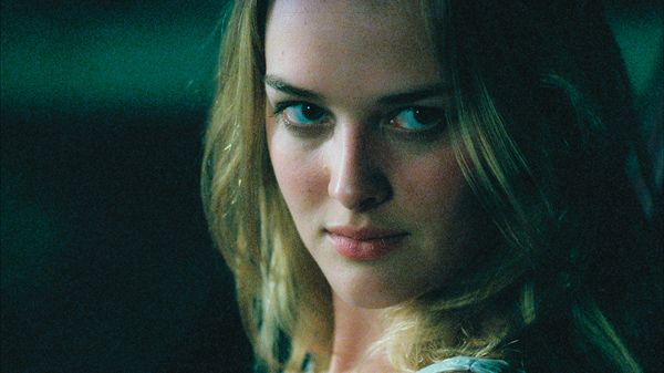 teeth_movie_image_jess_weixler__2_.jpg